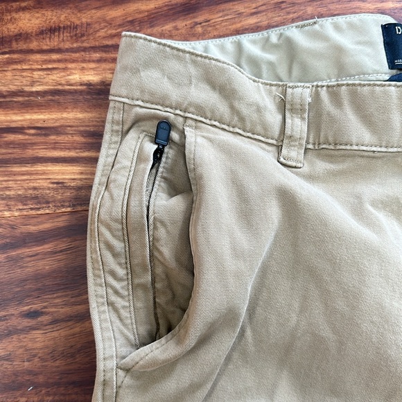 Dockers ultimate chino size 29x32 EUC - Picture 2 of 5